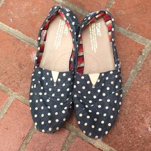 Toms polka dot shoes